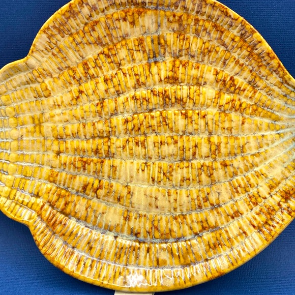 MCM Vintage Ceramic Shell-Shaped Textured Drip Glaze Plate Dish - Picture 2 of 9
